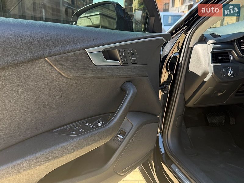 Седан Audi A4 2016 в Ивано-Франковске