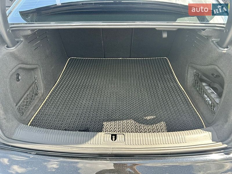 Седан Audi A4 2017 в Полтаві