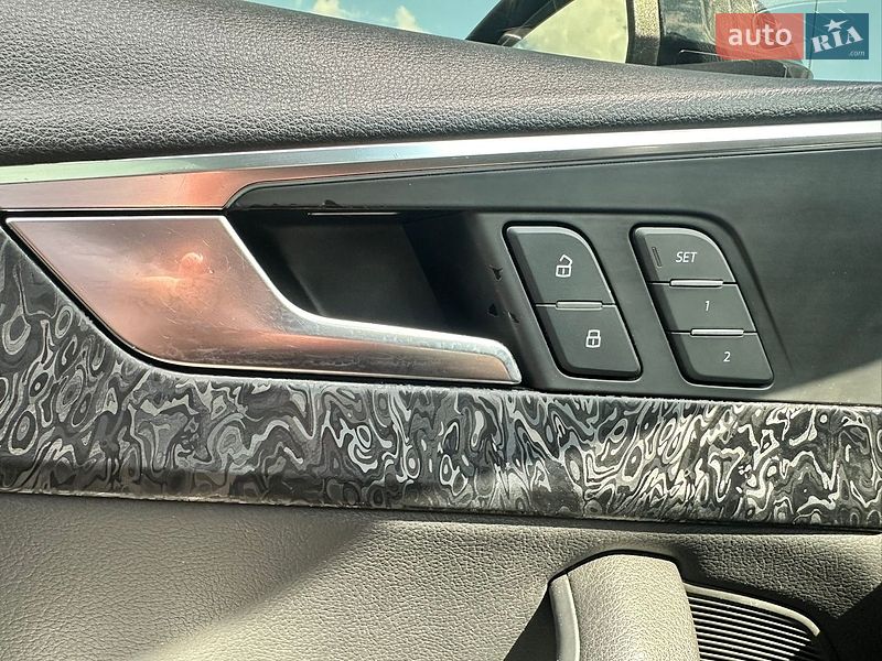 Седан Audi A4 2017 в Полтаві