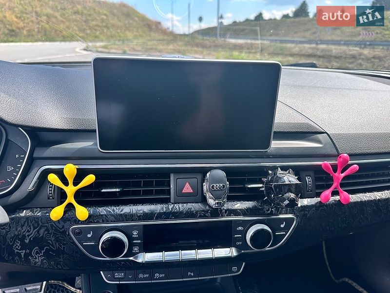 Седан Audi A4 2017 в Полтаві