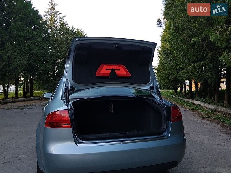 Седан Audi A4 2004 в Львові