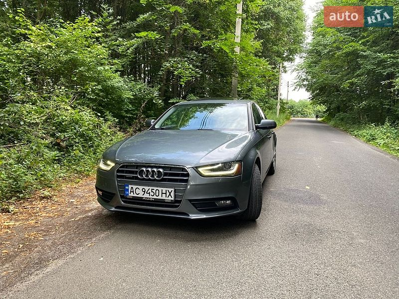 Седан Audi A4 2013 в Луцке