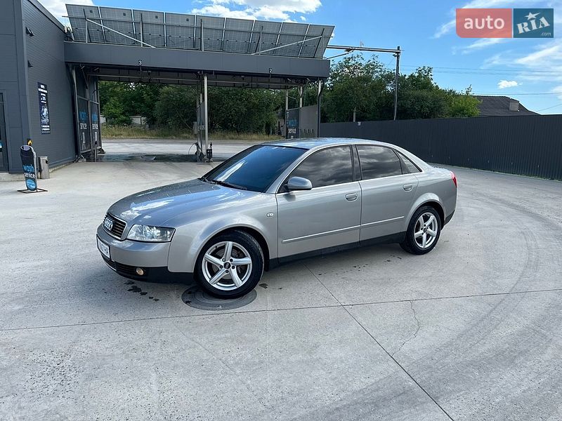 Седан Audi A4 2004 в Борщеве