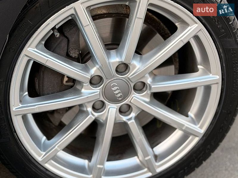 Седан Audi A4 2013 в Києві