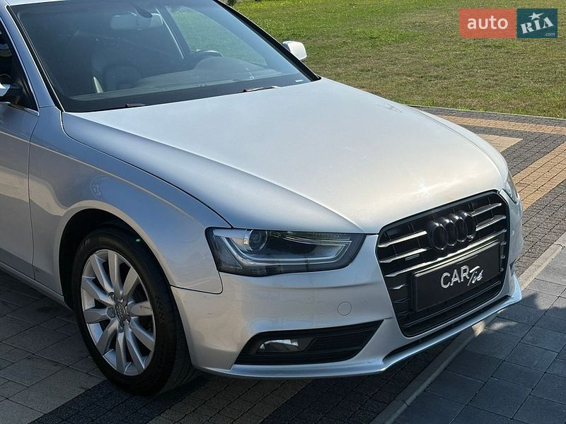 Седан Audi A4 2013 в Львові