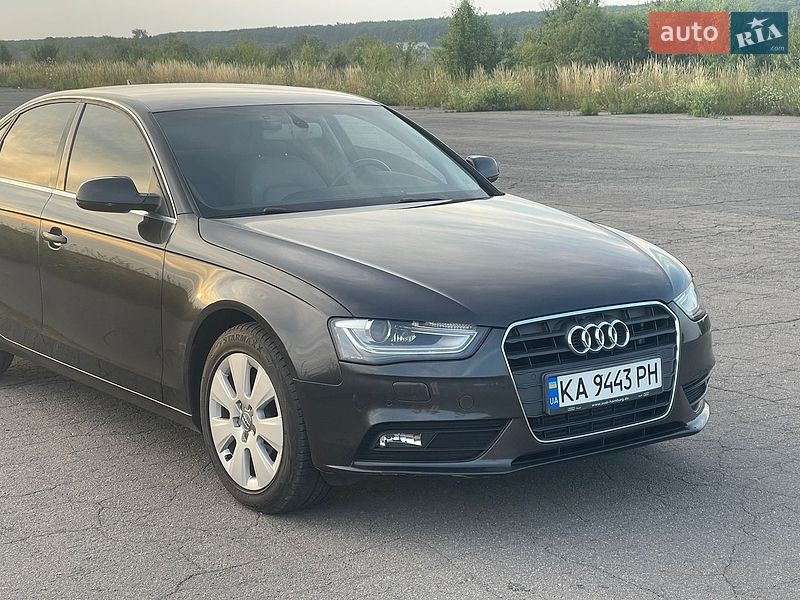 Седан Audi A4 2012 в Вінниці