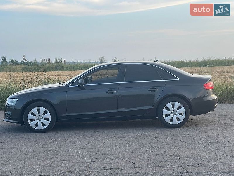 Седан Audi A4 2012 в Вінниці