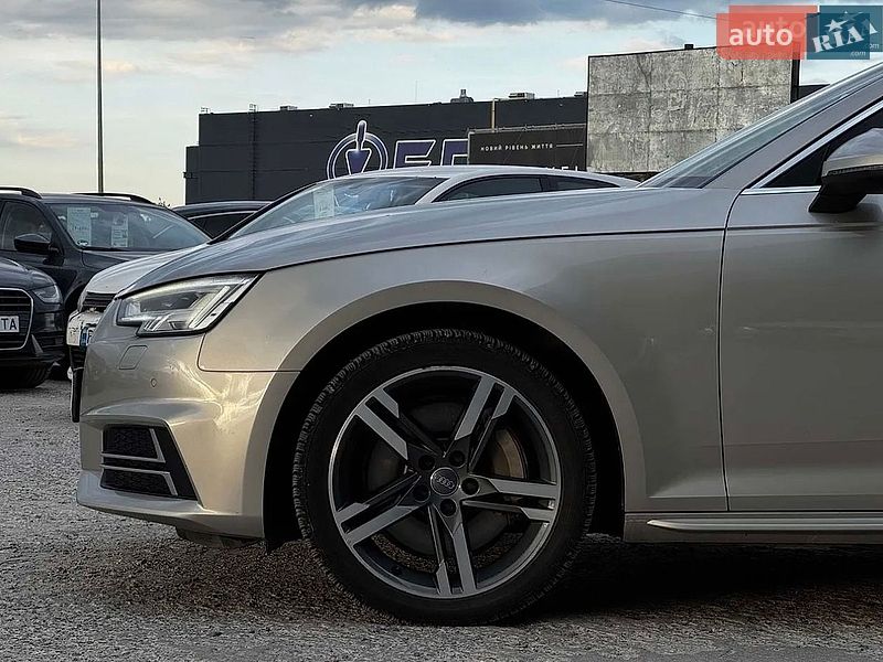 Седан Audi A4 2016 в Львове