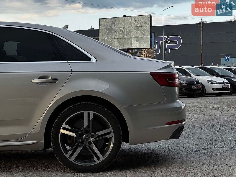 Седан Audi A4 2016 в Львове