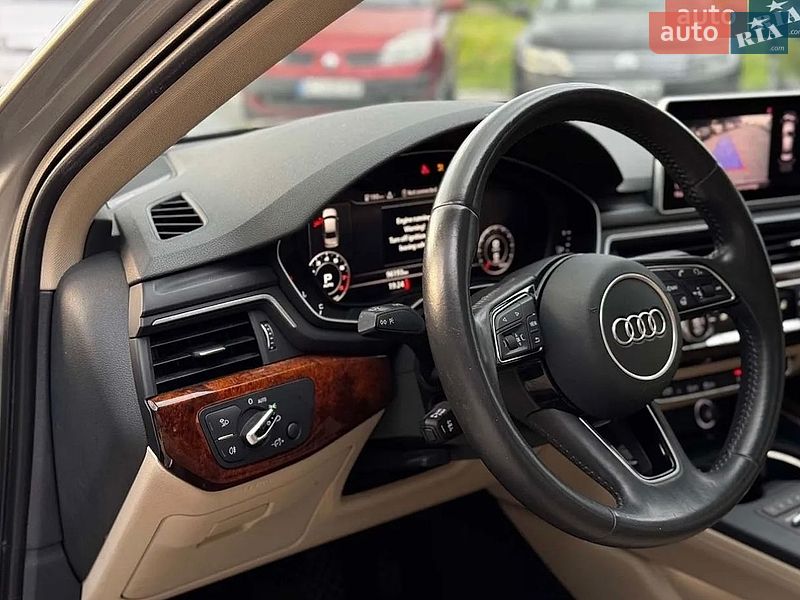 Седан Audi A4 2016 в Львове