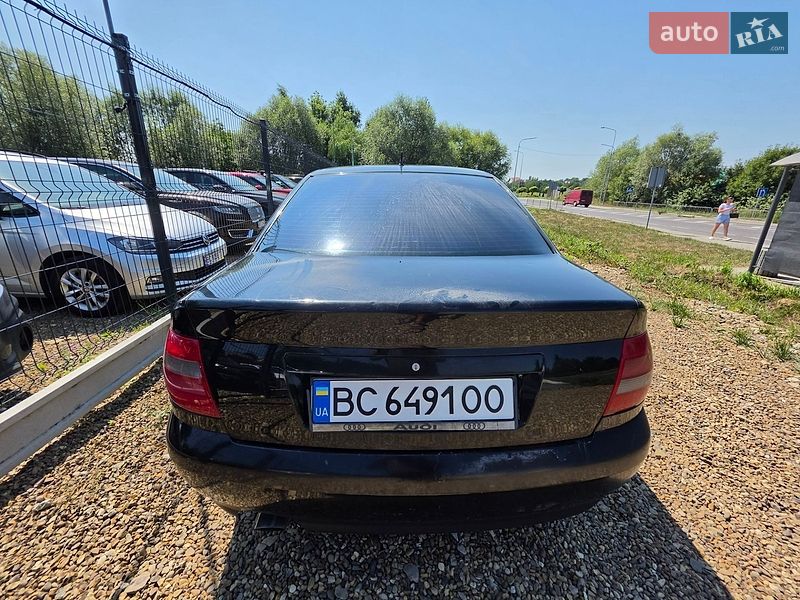 Седан Audi A4 1999 в Львові