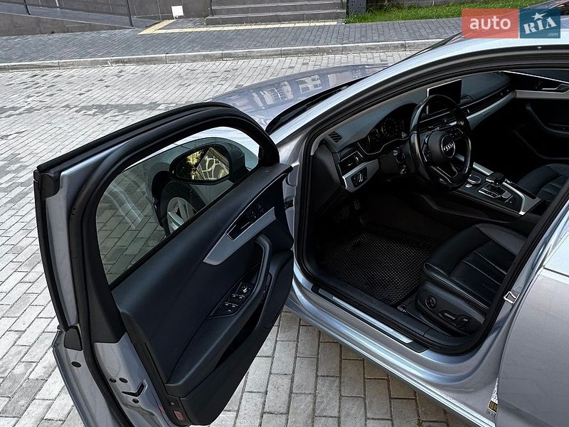 Седан Audi A4 2016 в Львові