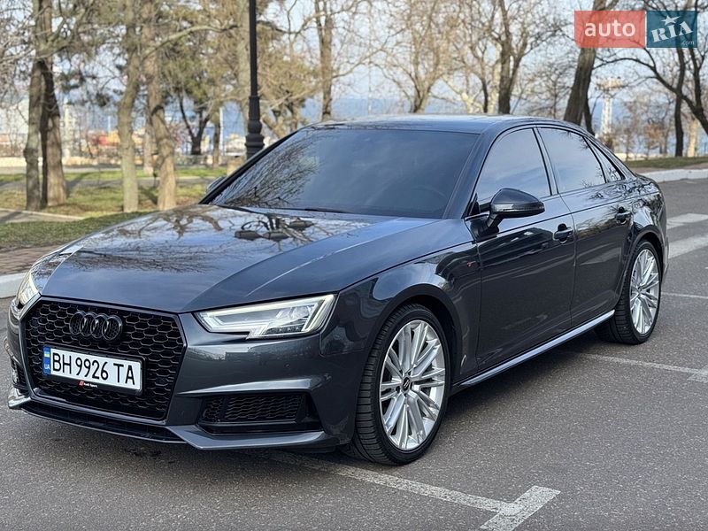 Седан Audi A4 2018 в Львові