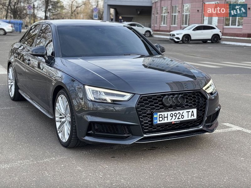 Седан Audi A4 2018 в Львові