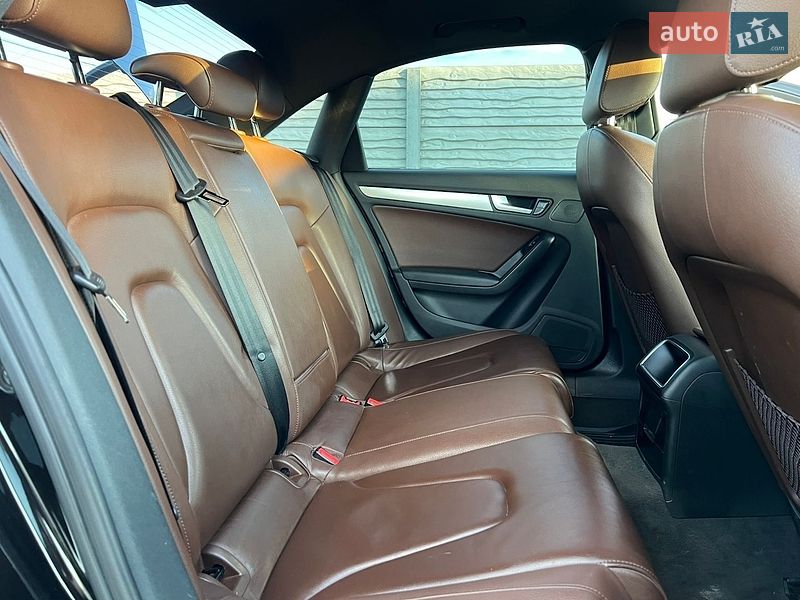 Седан Audi A4 2014 в Києві