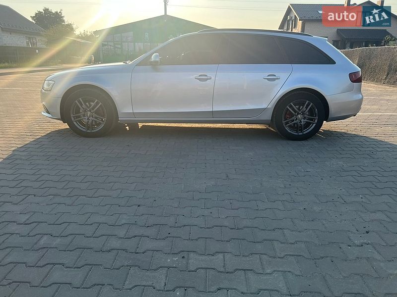 Універсал Audi A4 2011 в Вараші