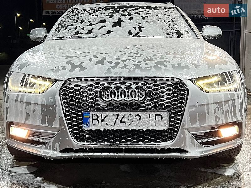Універсал Audi A4 2011 в Вараші