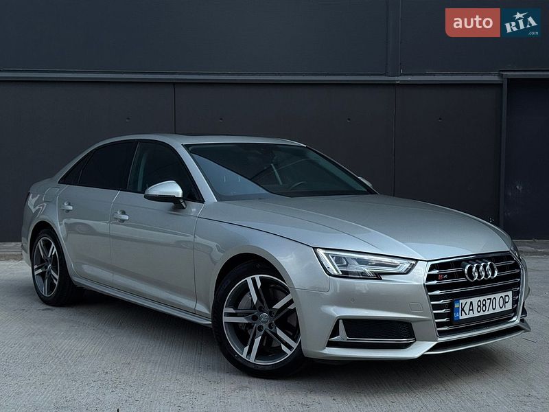 Седан Audi A4 2017 в Киеве