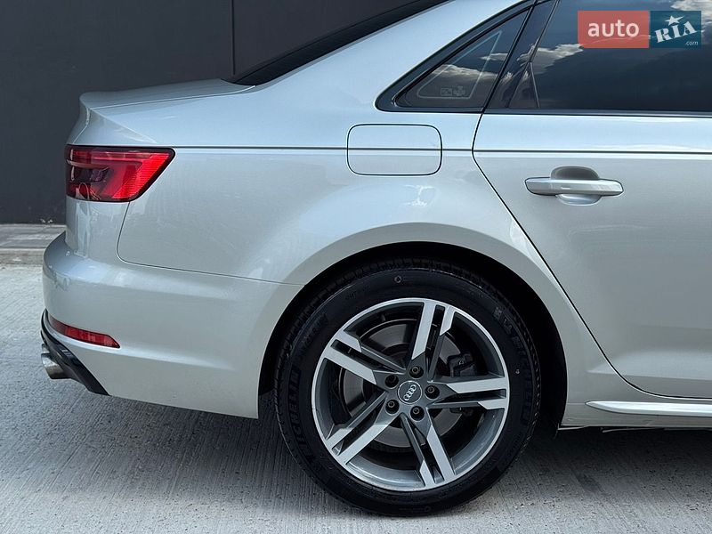 Седан Audi A4 2017 в Киеве