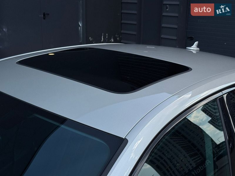 Седан Audi A4 2017 в Киеве