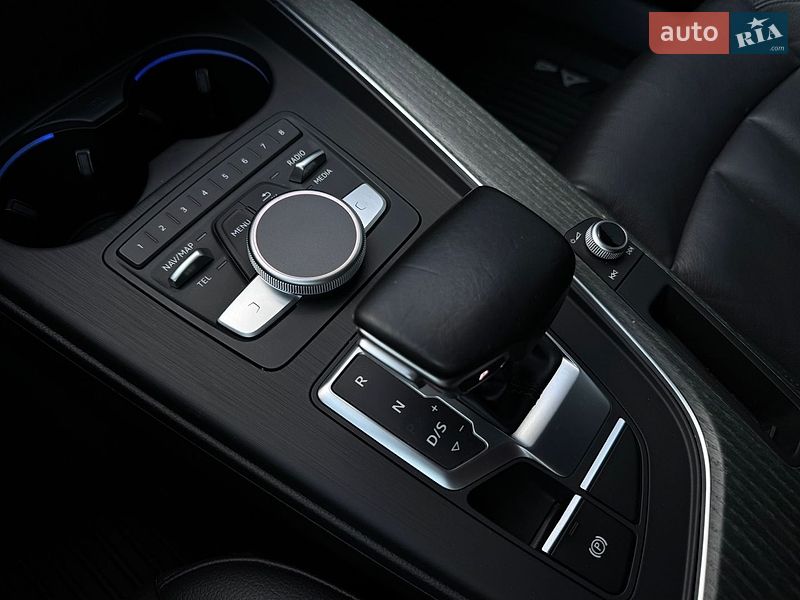 Седан Audi A4 2017 в Киеве