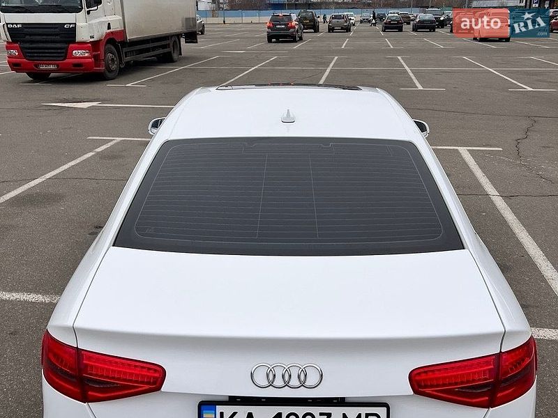 Седан Audi A4 2013 в Києві