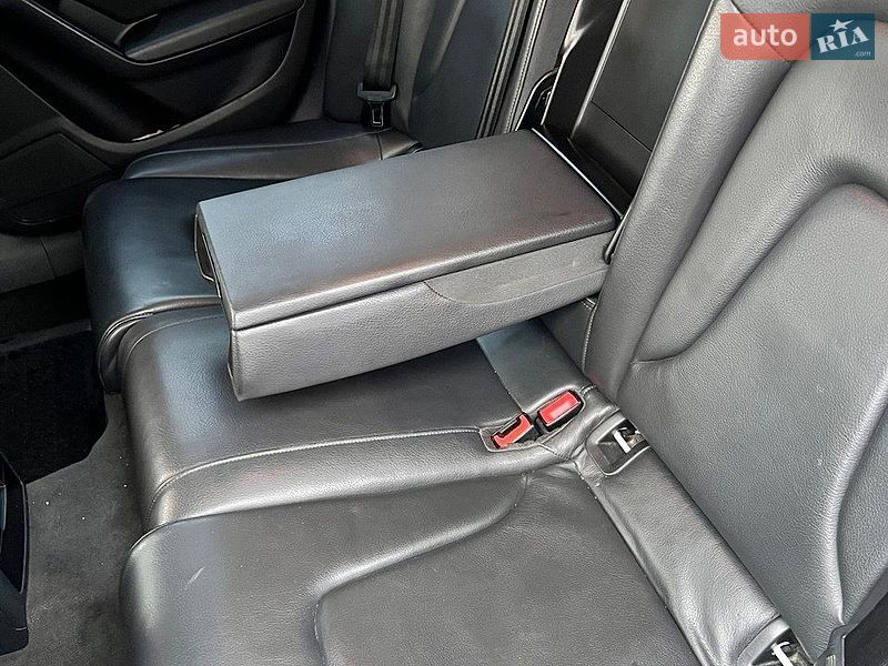 Седан Audi A4 2013 в Києві