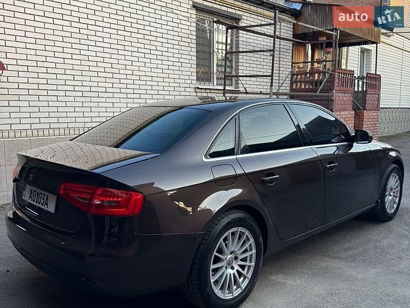 Седан Audi A4 2013 в Києві