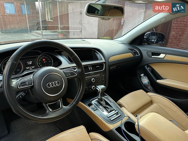 Седан Audi A4 2013 в Києві