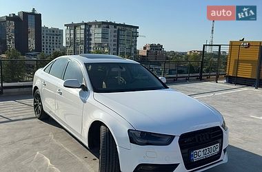 Седан Audi A4 2012 в Львове