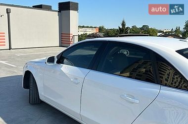 Седан Audi A4 2012 в Львове