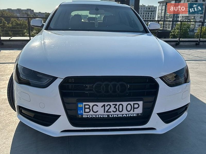 Седан Audi A4 2012 в Львове