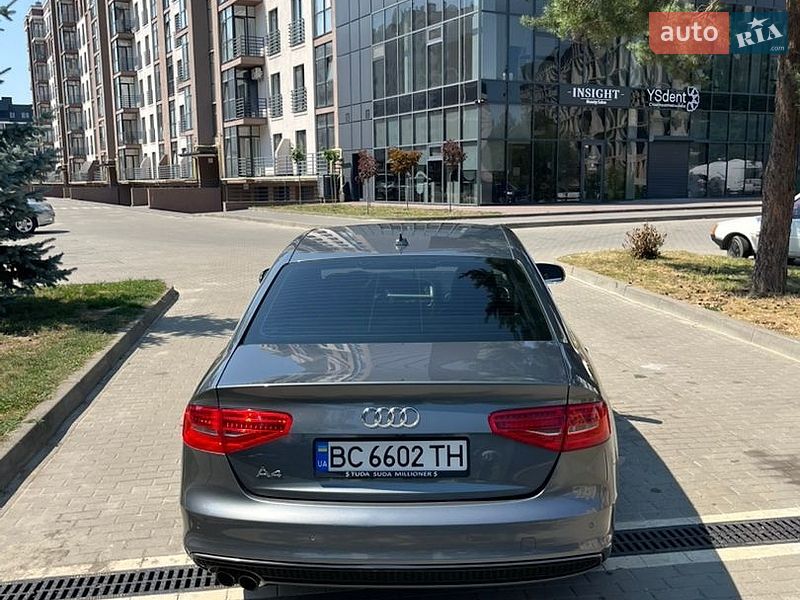 Седан Audi A4 2013 в Новояворівську