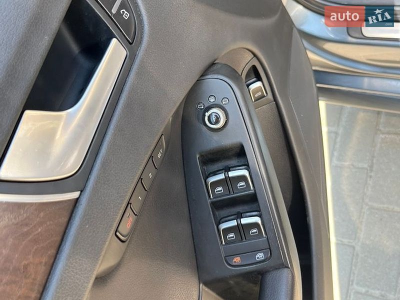 Седан Audi A4 2013 в Новояворівську