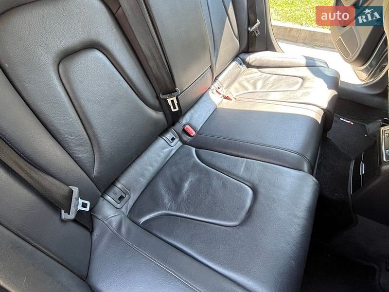 Седан Audi A4 2013 в Новояворівську