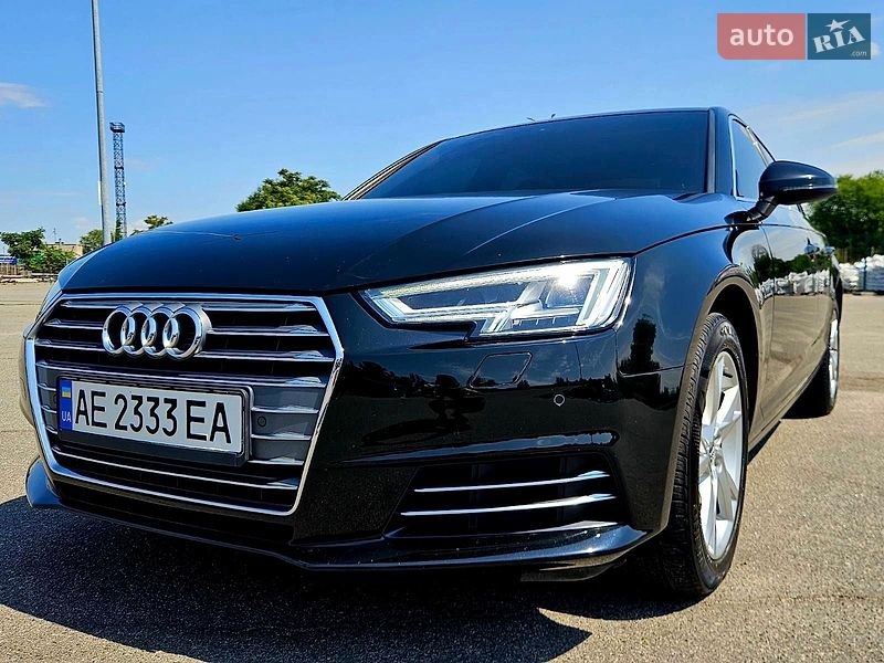 Седан Audi A4 2018 в Днепре