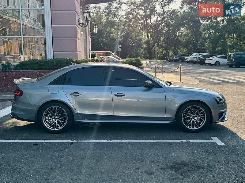 Седан Audi A4 2014 в Одесі