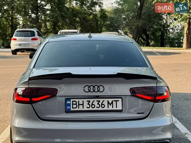 Седан Audi A4 2014 в Одесі