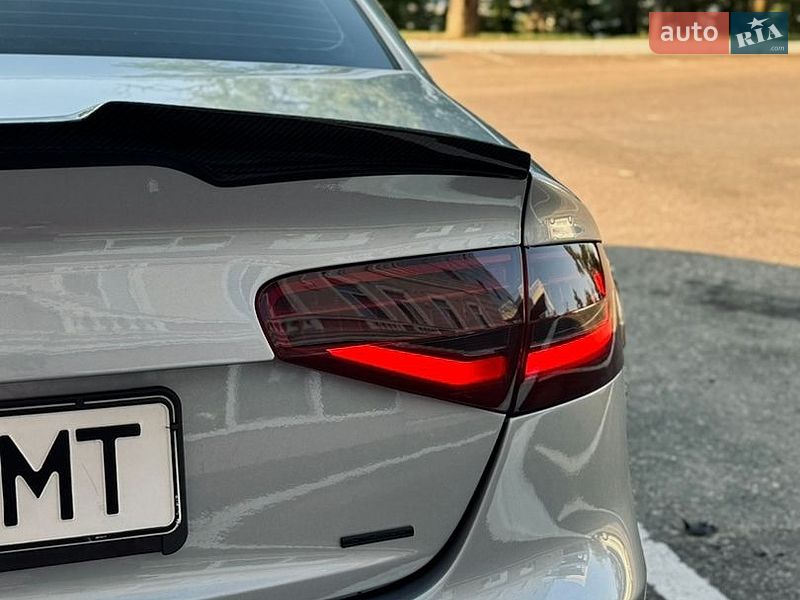 Седан Audi A4 2014 в Одесі