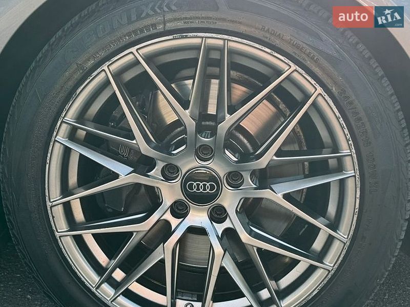Седан Audi A4 2014 в Одесі