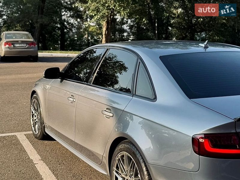 Седан Audi A4 2014 в Одесі
