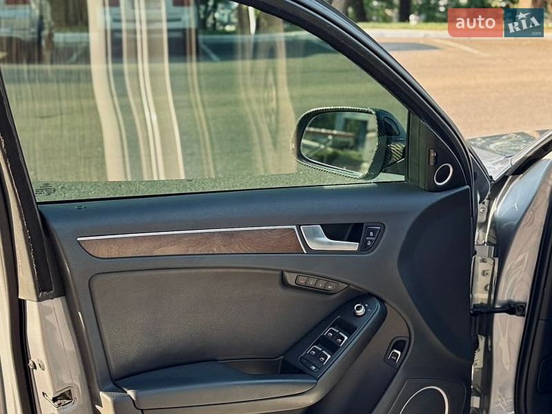 Седан Audi A4 2014 в Одесі