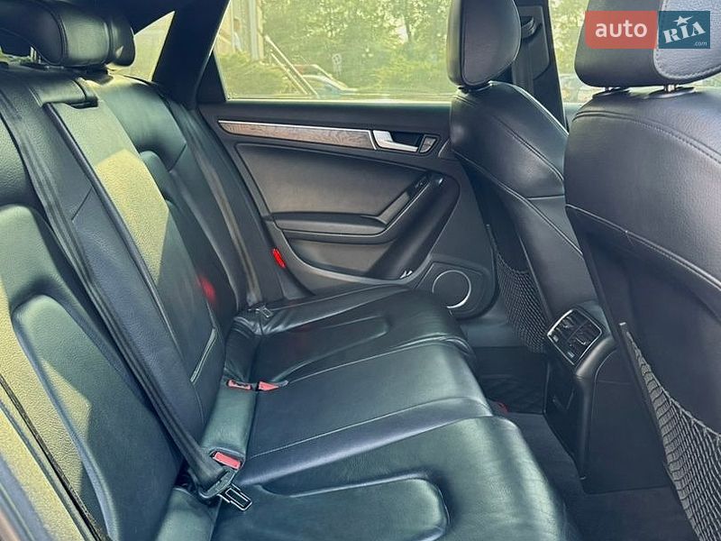 Седан Audi A4 2014 в Одесі