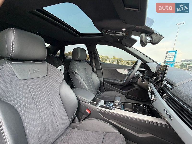 Седан Audi A4 2023 в Києві