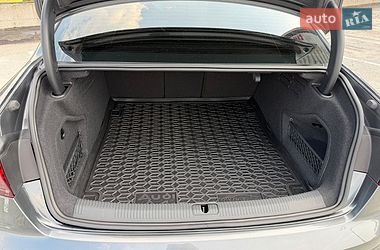 Седан Audi A4 2023 в Києві