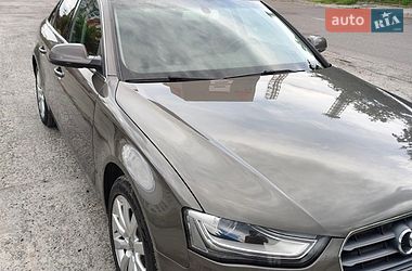Седан Audi A4 2013 в Львове