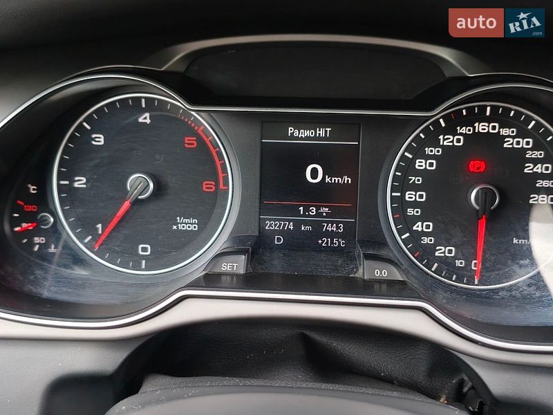 Седан Audi A4 2013 в Львове