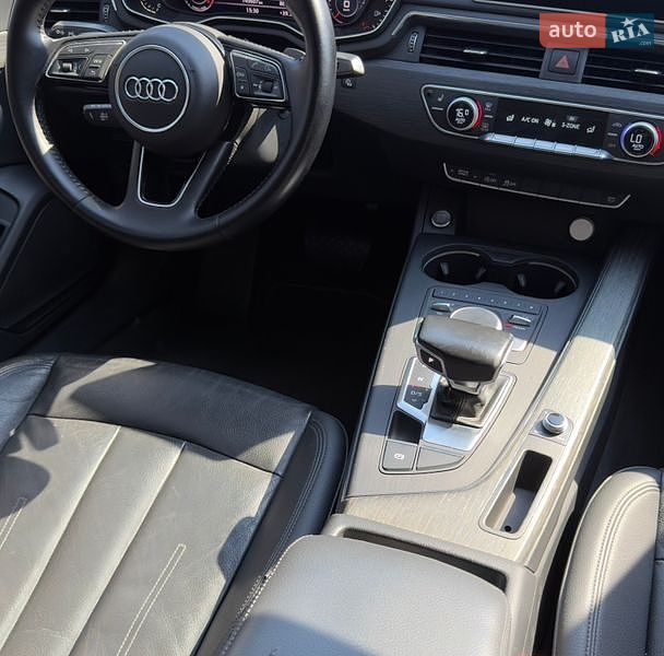 Седан Audi A4 2017 в Одесі