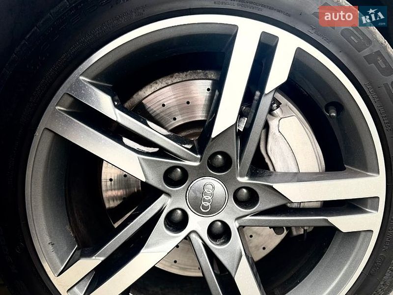 Седан Audi A4 2017 в Львові