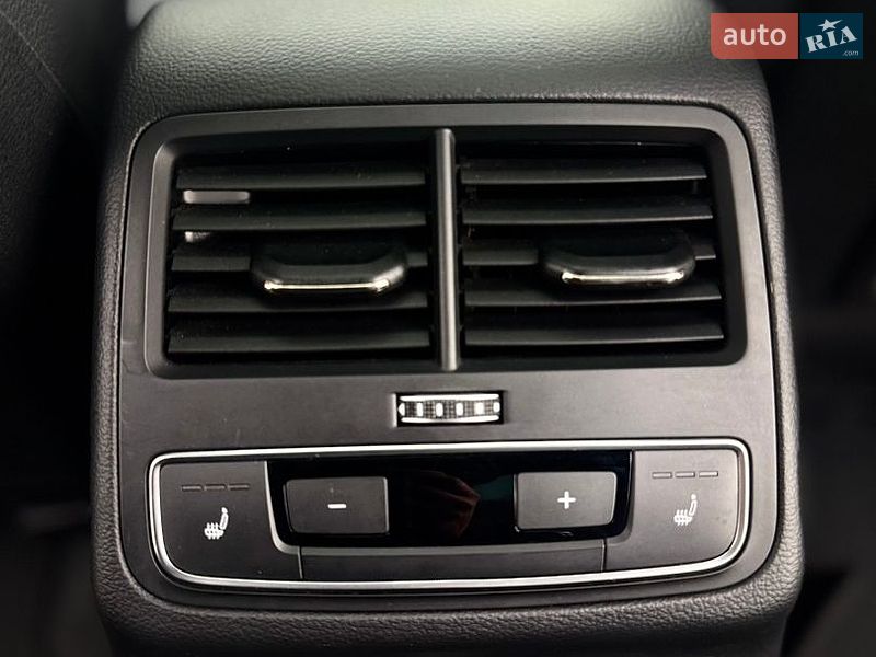 Седан Audi A4 2017 в Львові